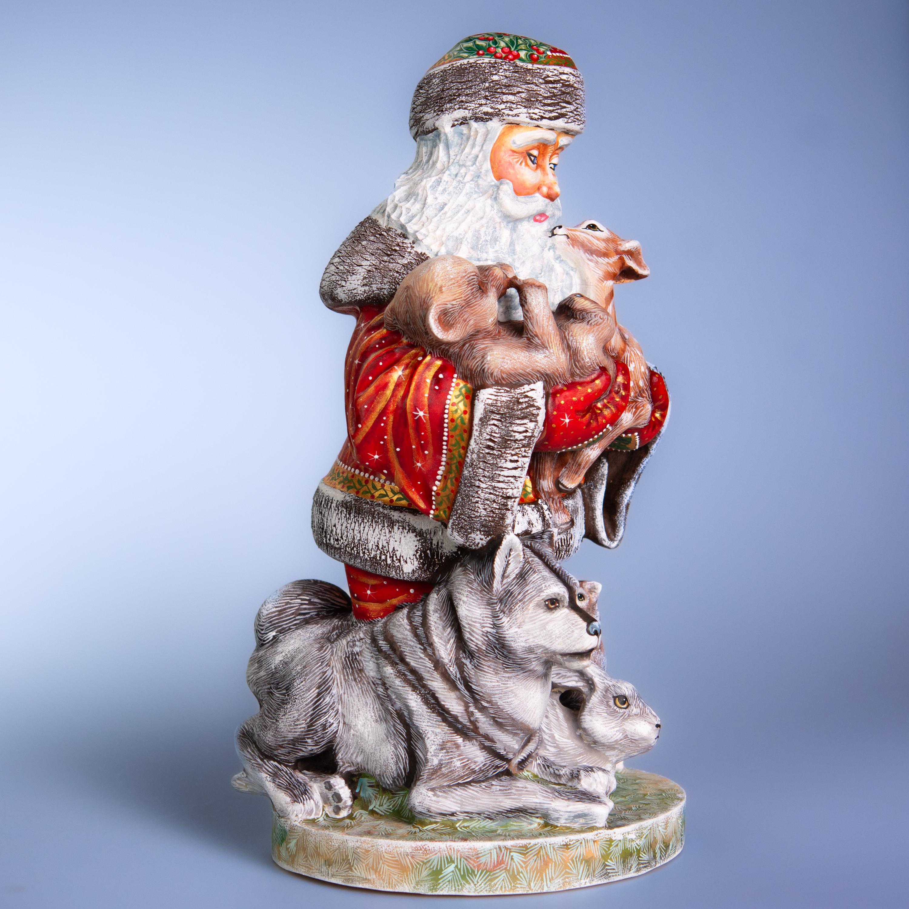 Hand Carved Wooden Santa Claus Figurine: Christmas Holiday Decor (14 inch)
