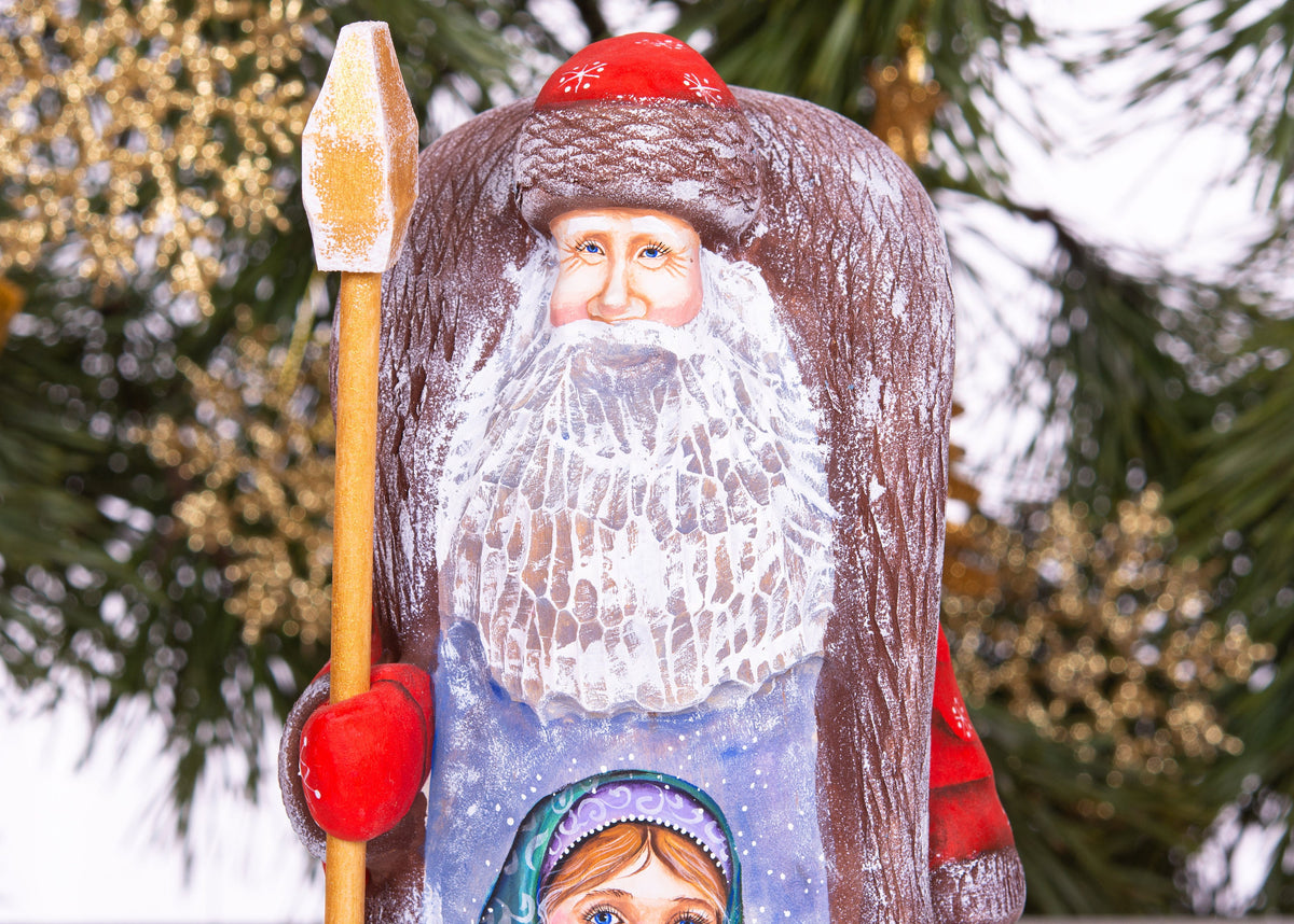 Kris Kringle Santa wood figurine 9.4 inch, cozy cabin Christmas display for mantel & shelf