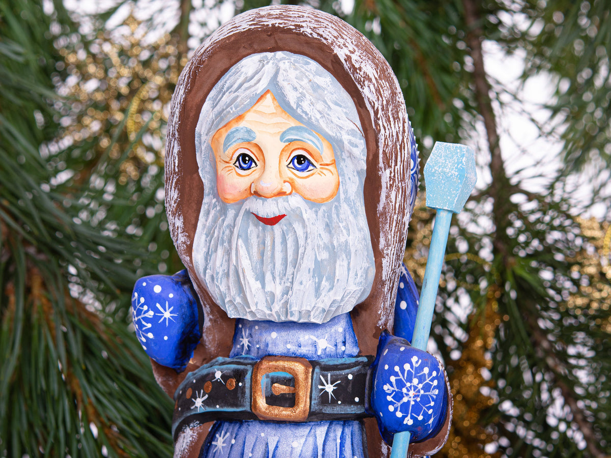 Hand-Carved Wooden Santa Claus Figurine: Retro Christmas Decor (10 inch)