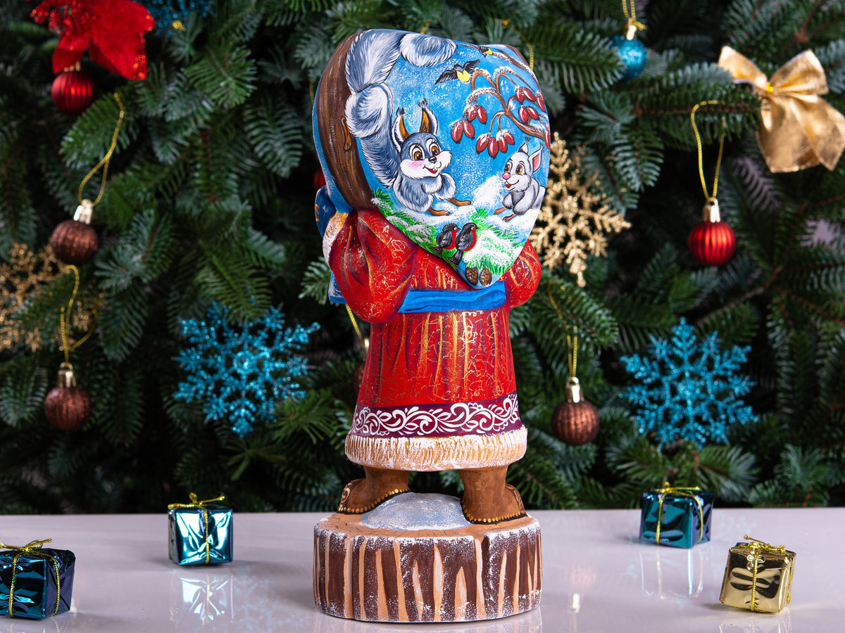 Hand-Carved Wooden Santa Claus Figurine: Collectible Christmas Decor