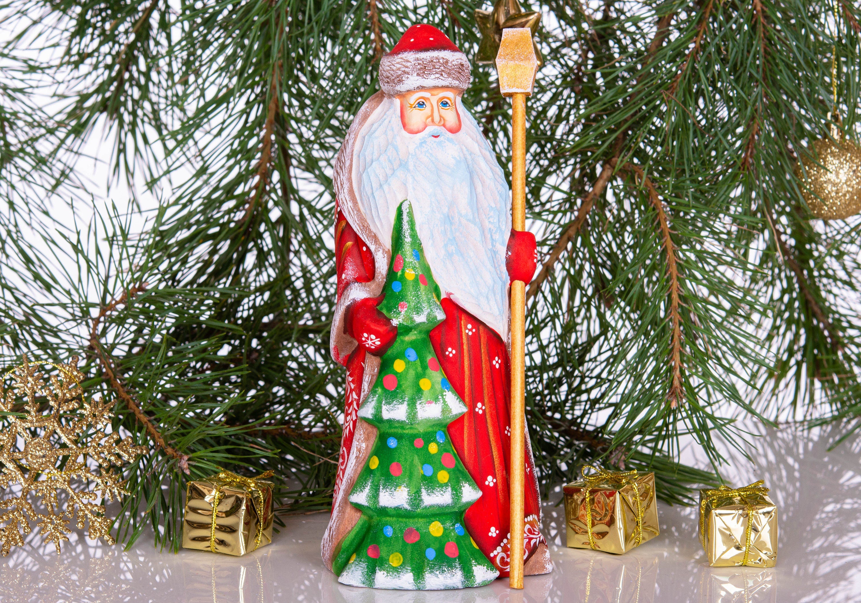 Hand Carved Santa Claus Figurine: Rustic Christmas Mantel Decor
