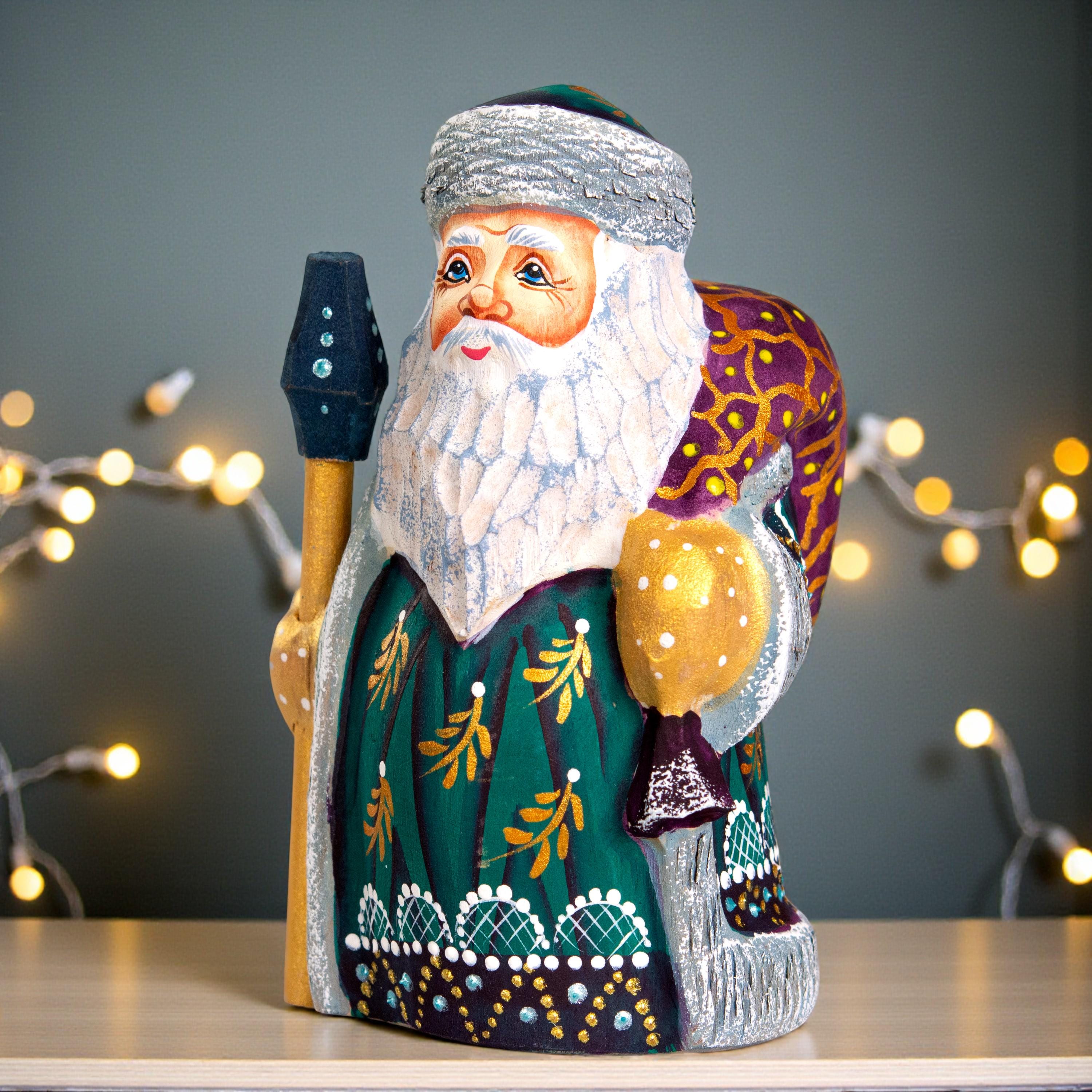 Old World Santa figurine 5.1 inch, green coat shelf decor
