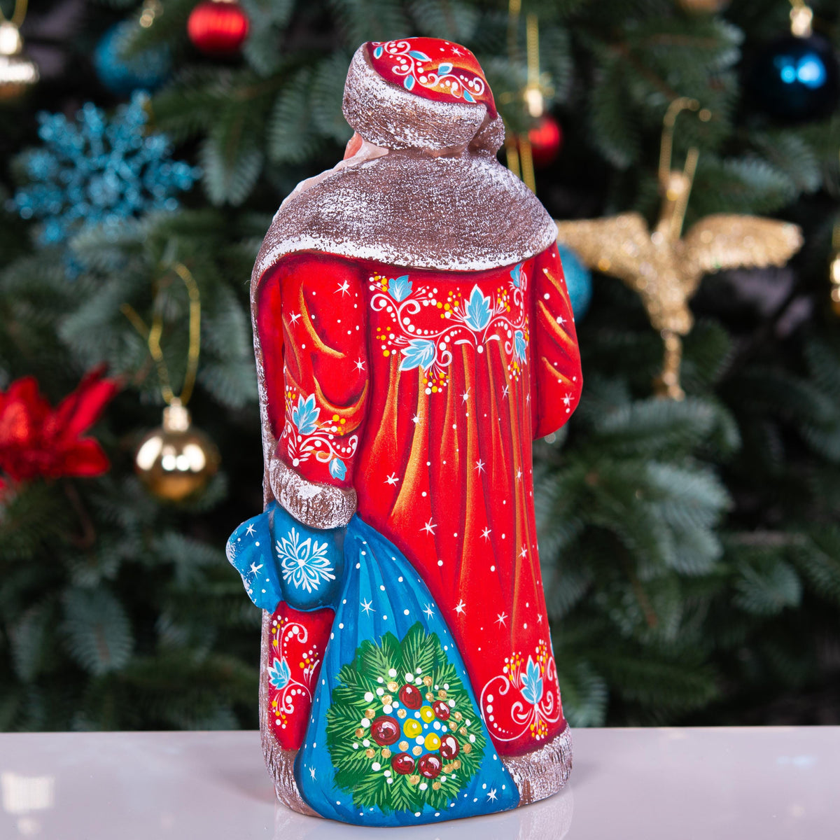 Hand Carved Wooden Santa Claus Figurine: Folk Art Holiday Decor
