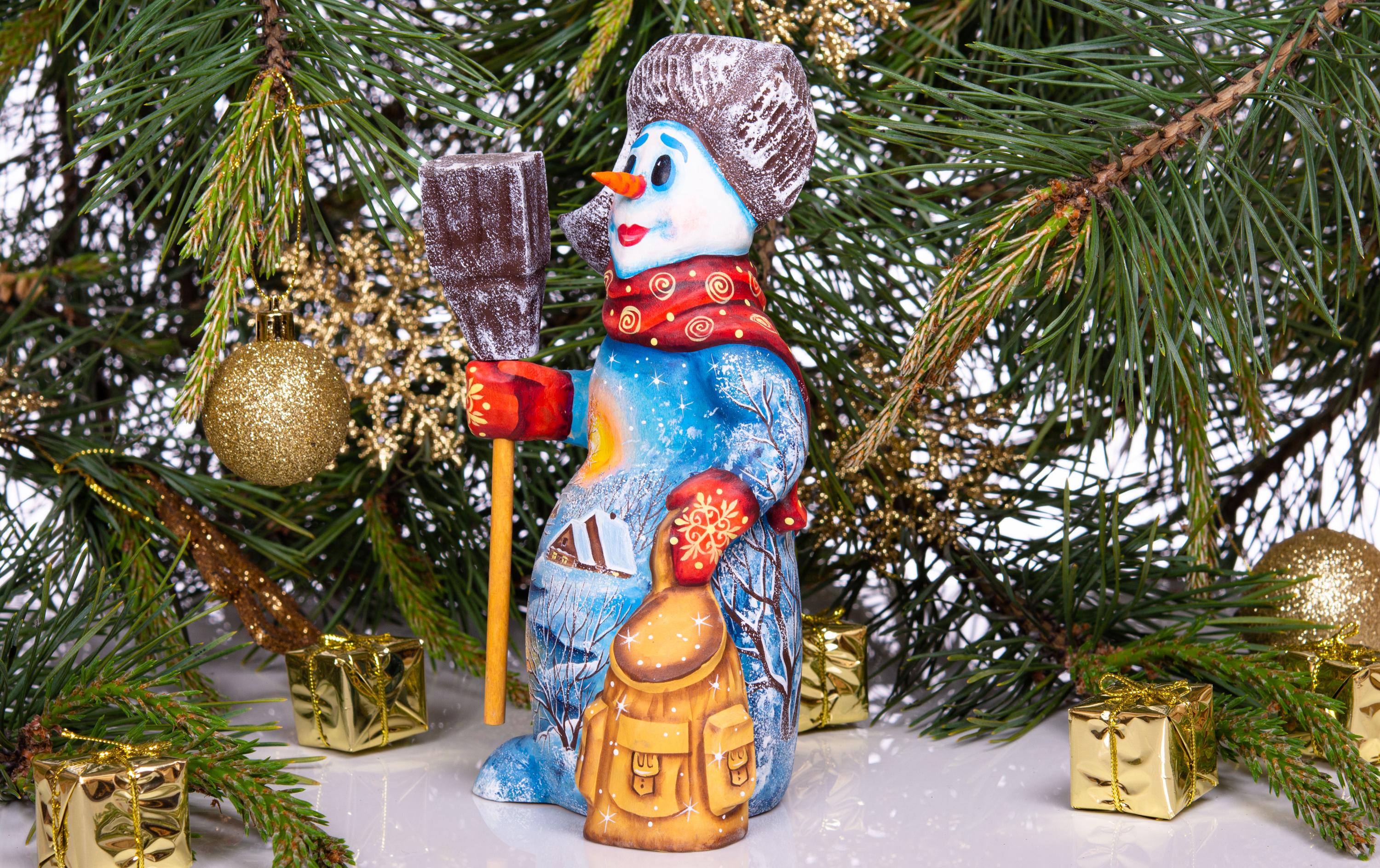 Snowman wooden statue 8 inch, holding broom, tabletop Christmas accent