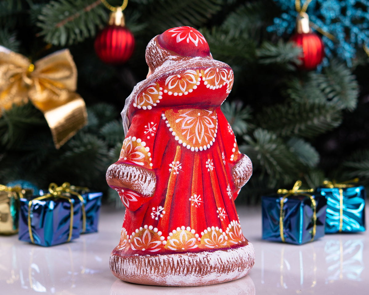 Hand carved wooden Santa figurine folk art mantel decor 6 inch