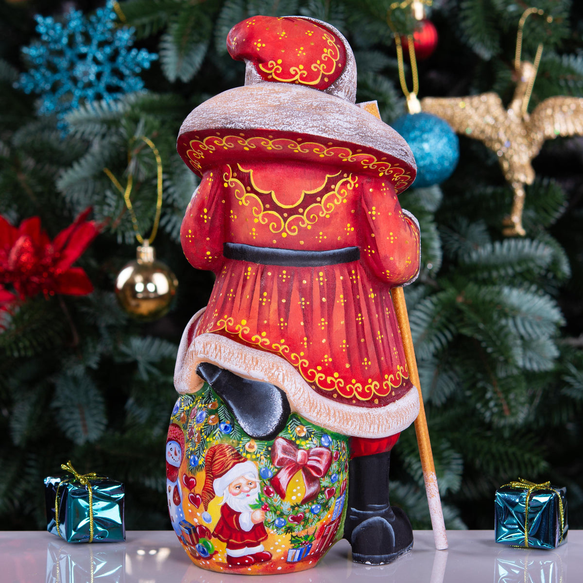 Hand-Carved Wooden Santa Claus Figurine: Christmas Home Decor