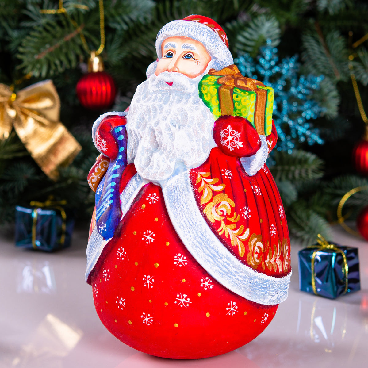 Old world Santa Claus figurine 7", handcraft wooden shelf decor