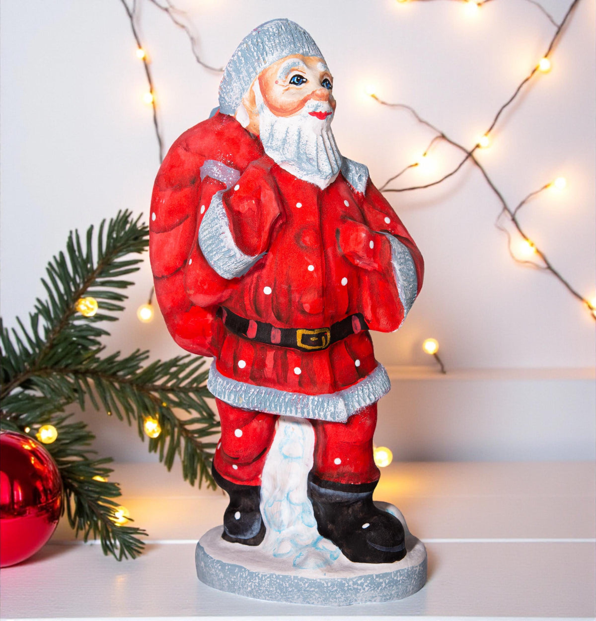 Hand Carved Wooden Santa Figurine: Vintage Christmas Decor