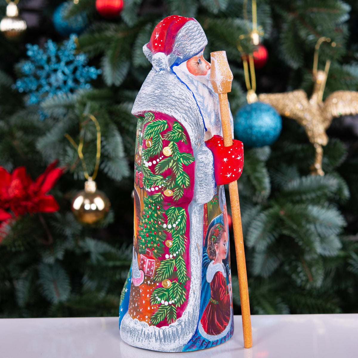 Hand Carved Wooden Santa Claus Figurine: Folk Art Christmas Decor