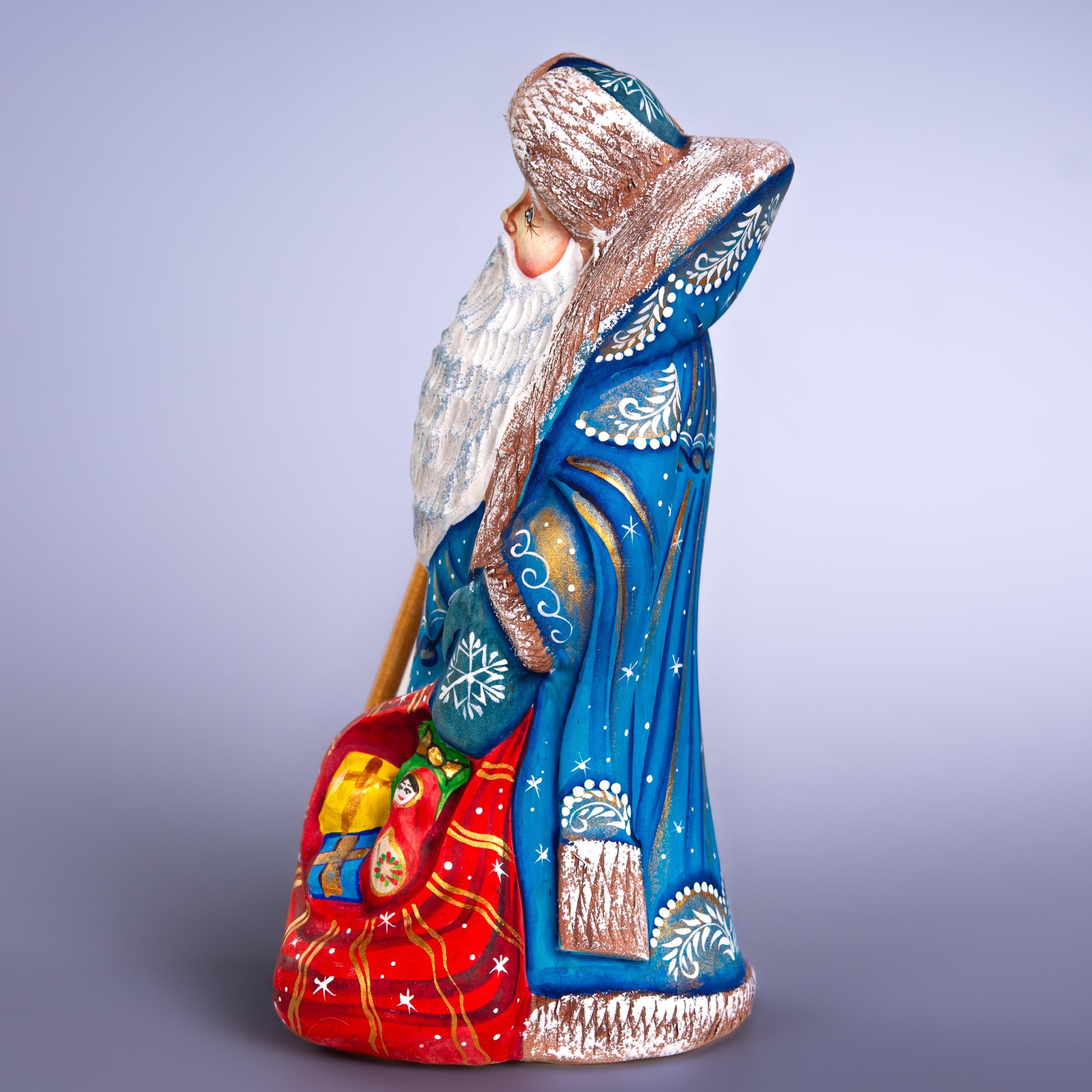 Hand Carved Wooden Santa Claus Figurine: Christmas Holiday Decor