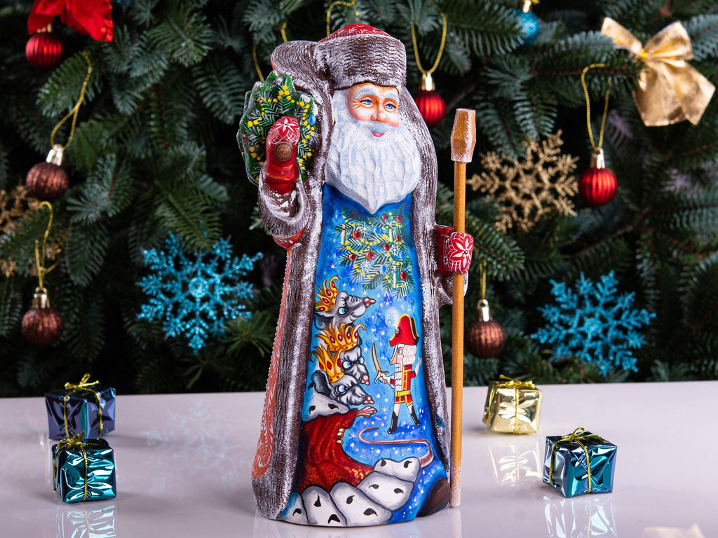 Hand Carved Wooden Santa Claus Figurine: Retro Christmas Decor
