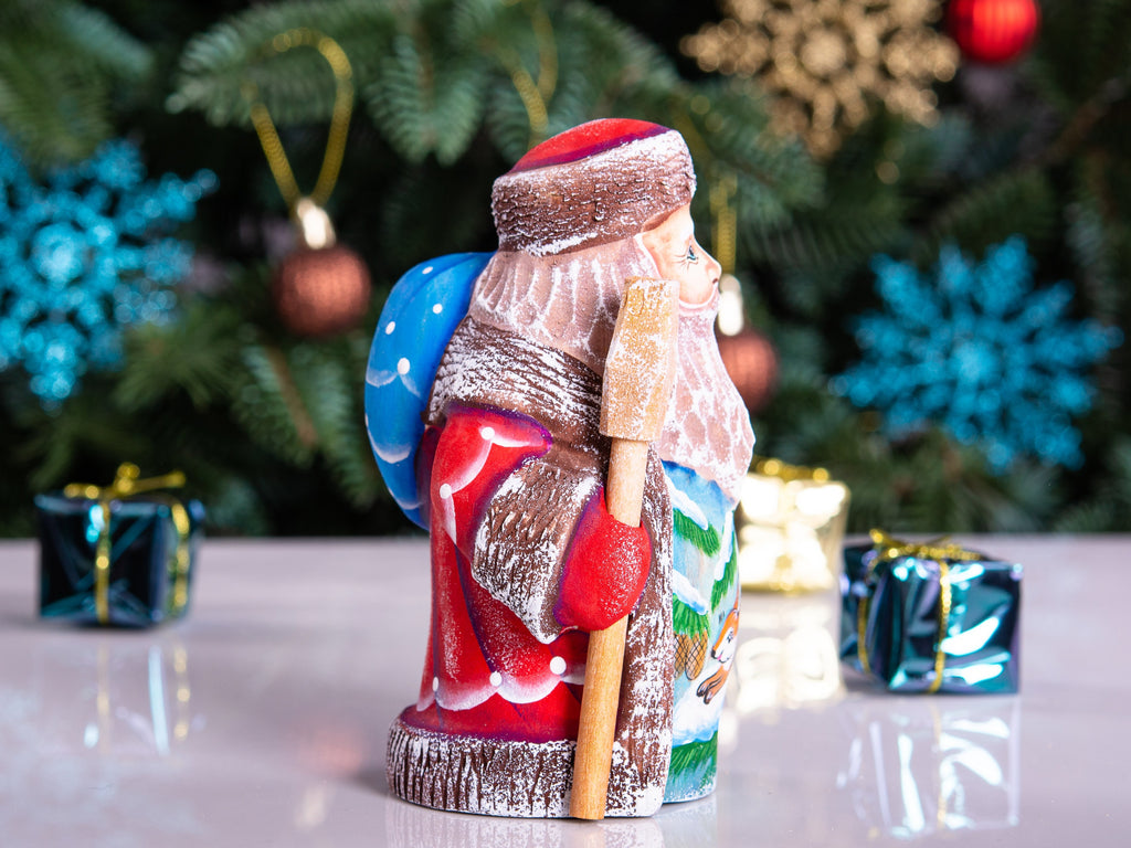 Solid wood Father Christmas figurine squirrel scene tabletop gift 5.1 inch