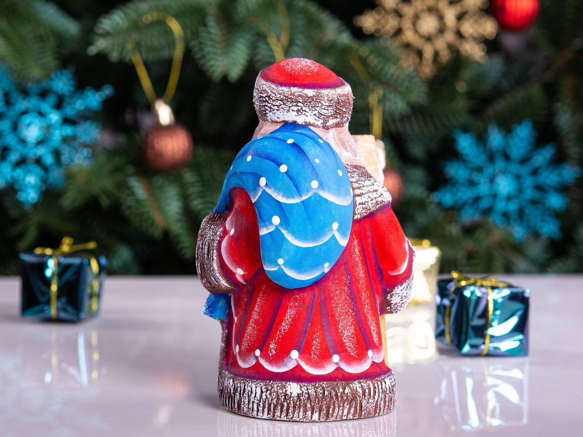 Solid wood Father Christmas figurine squirrel scene tabletop gift 5.1 inch
