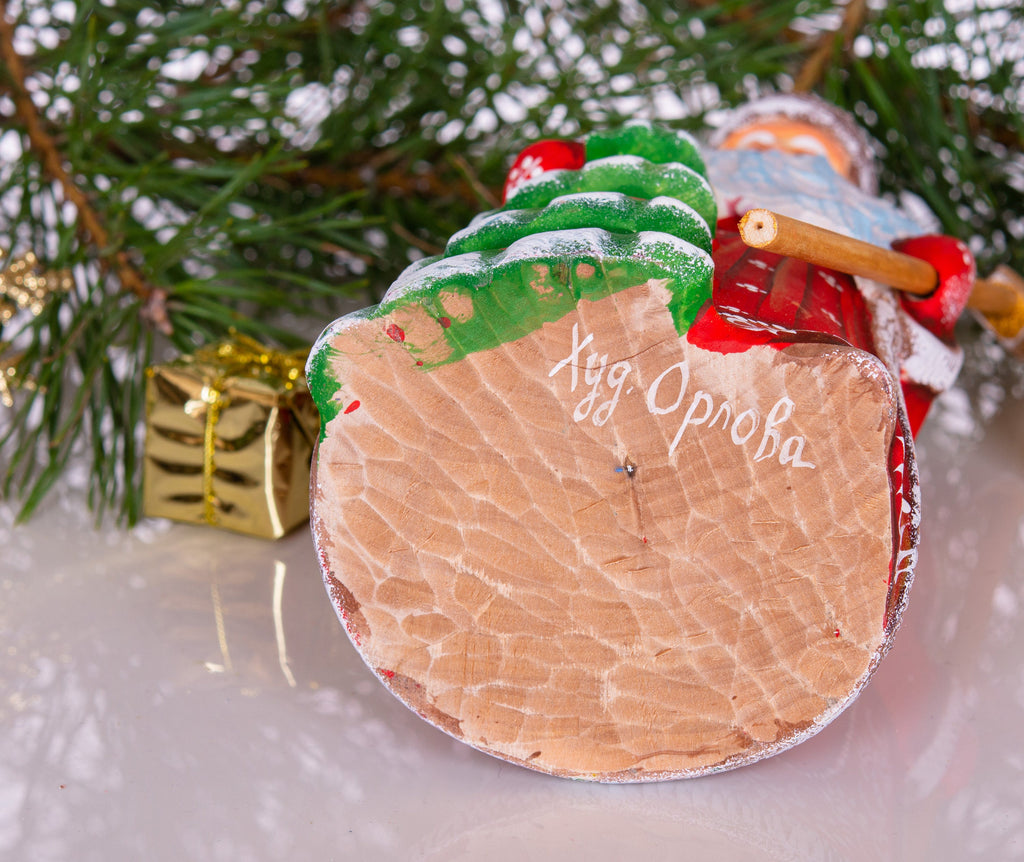 Hand Carved Santa Claus Figurine: Rustic Christmas Mantel Decor