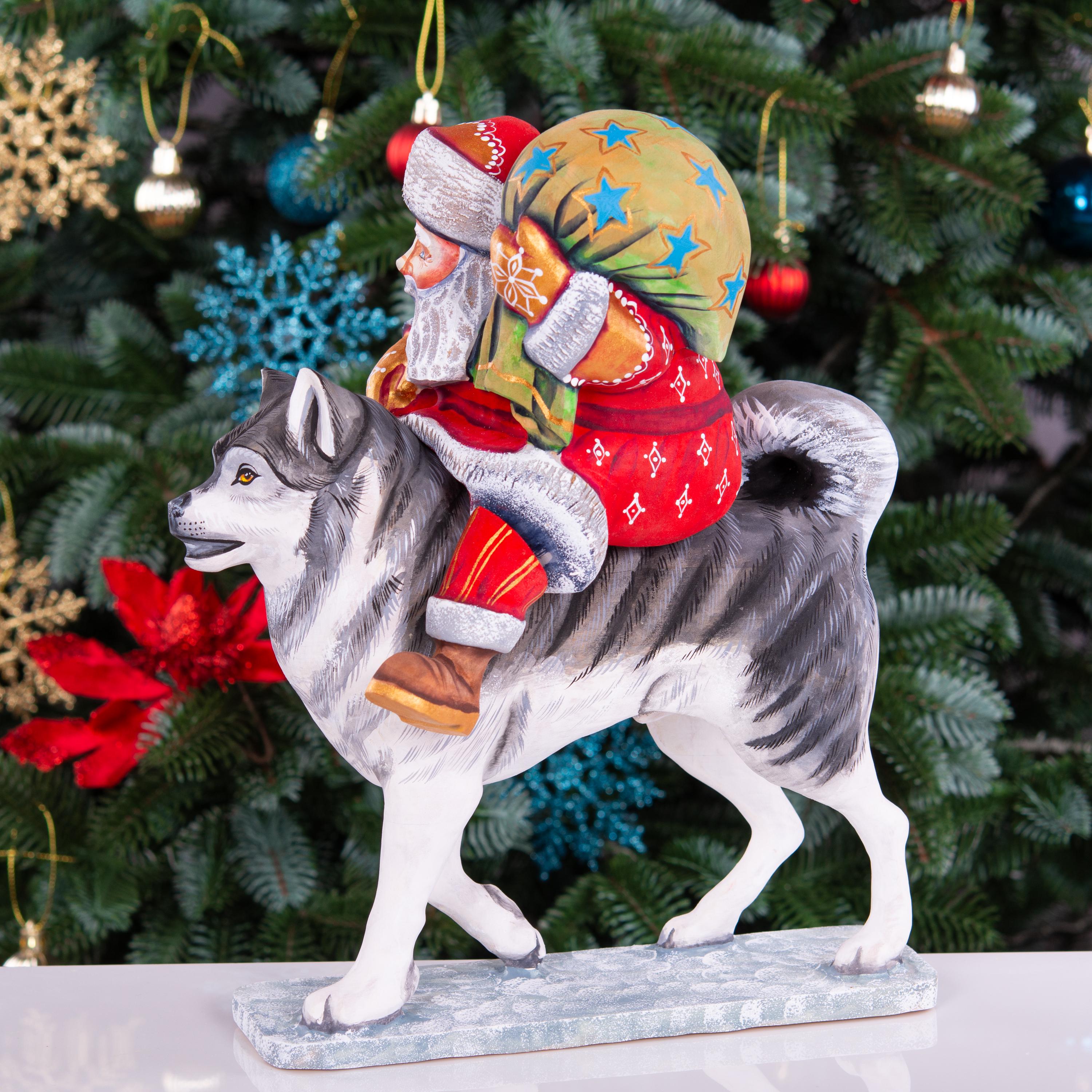 Hand Carved Wooden Santa Claus Figurine: Folk Art Christmas Decor