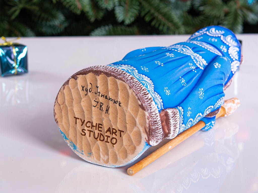 Wooden Santa figurine 9.1 inch, hand painted child scene, collectible Christmas mantel shelf decor