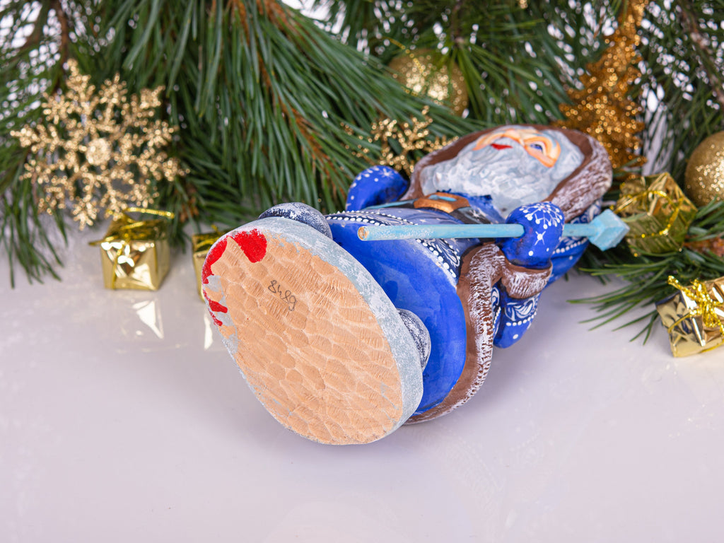 Hand-Carved Wooden Santa Claus Figurine: Retro Christmas Decor (10 inch)