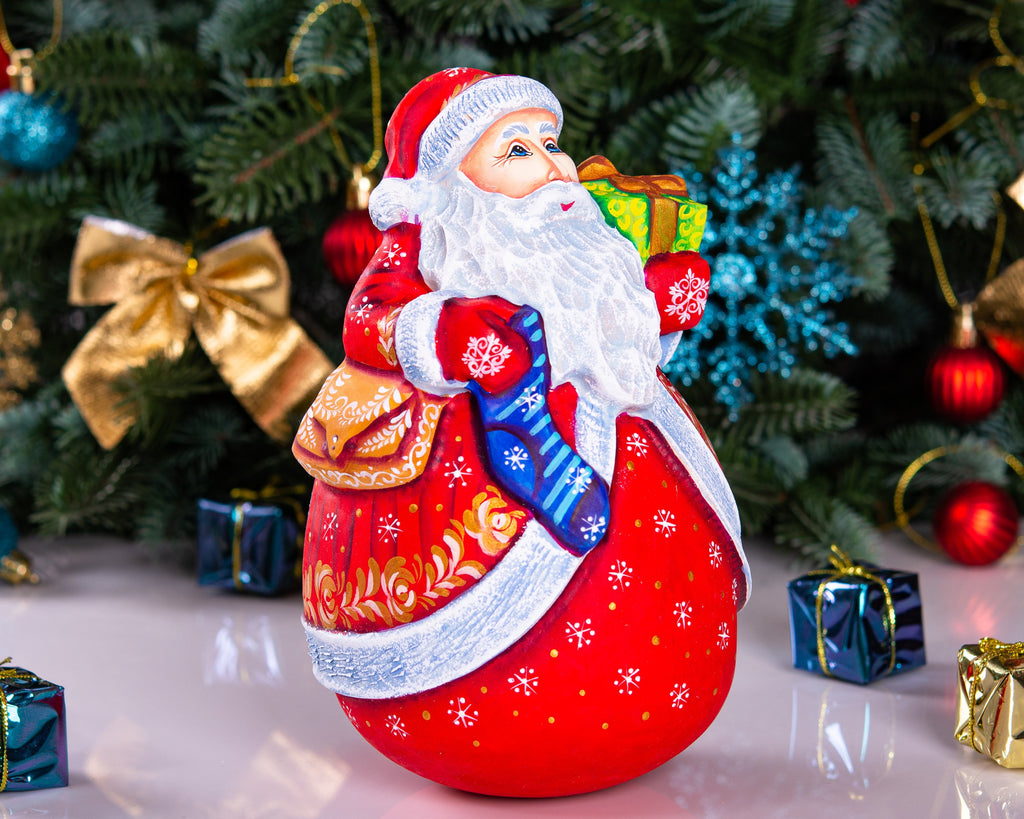 Old world Santa Claus figurine 7", handcraft wooden shelf decor