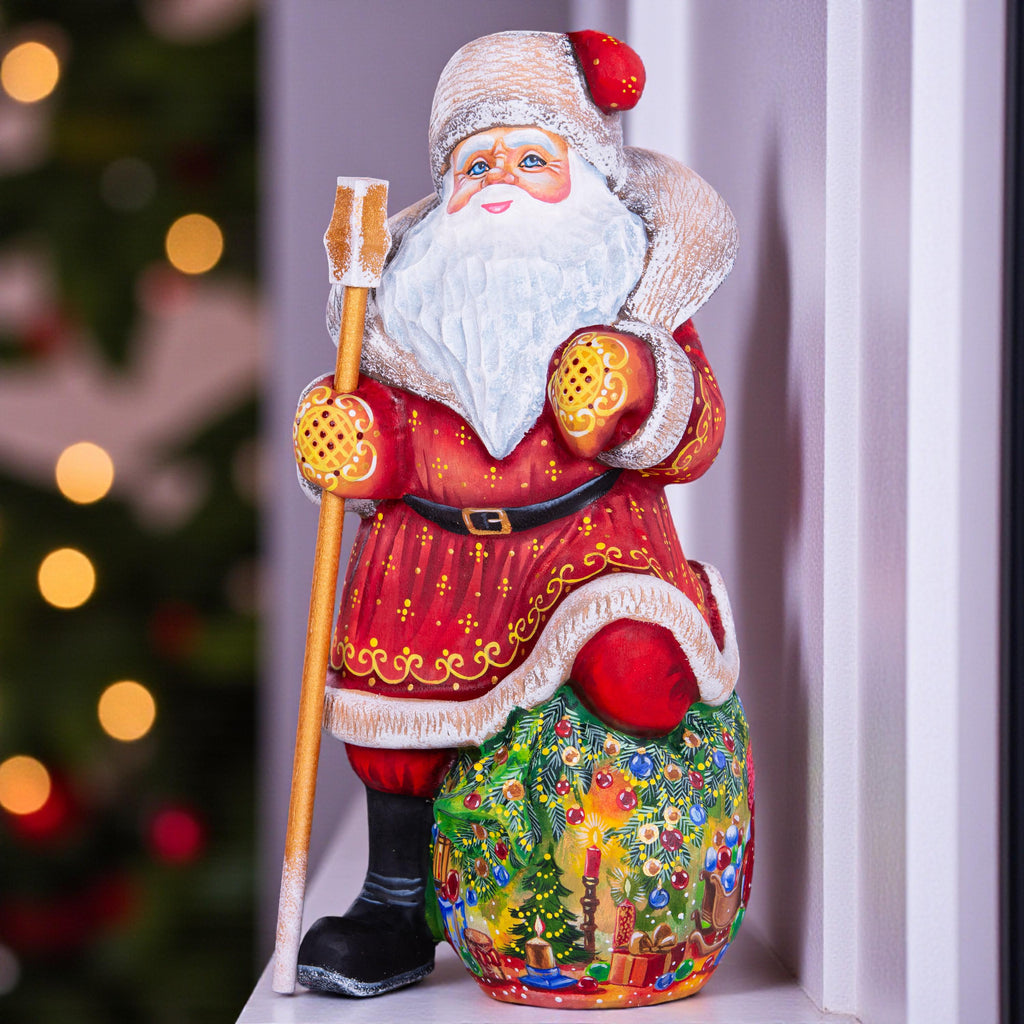 Hand-Carved Wooden Santa Claus Figurine: Christmas Home Decor
