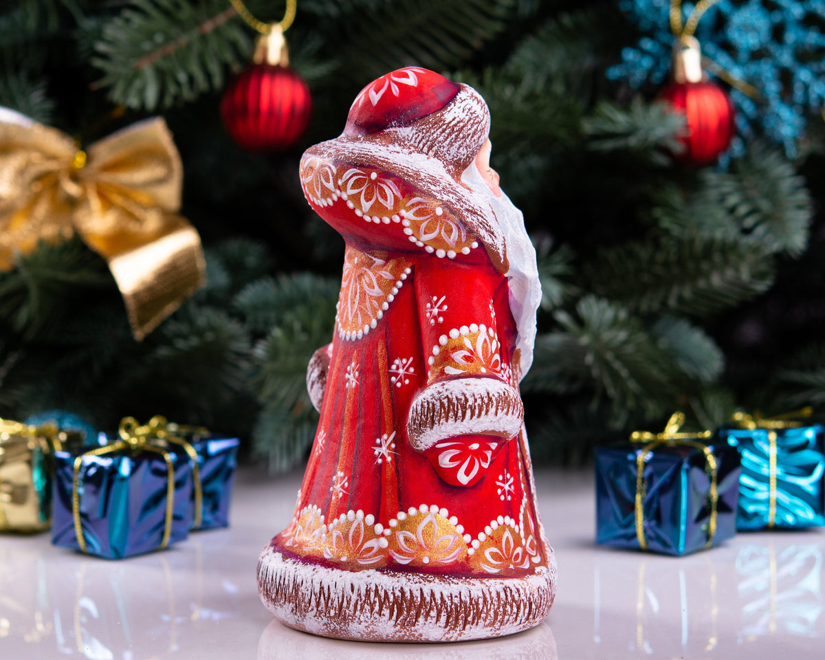 Hand carved wooden Santa figurine folk art mantel decor 6 inch