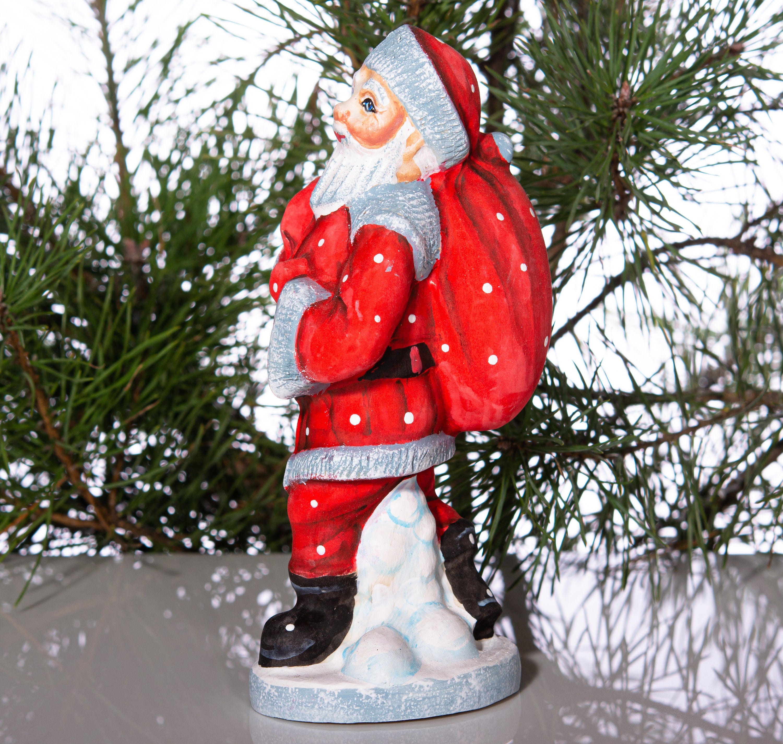 Hand Carved Wooden Santa Figurine: Vintage Christmas Decor