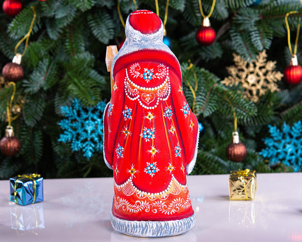 Hand-Carved Wooden Santa Claus Figurine: Signed Christmas Decor