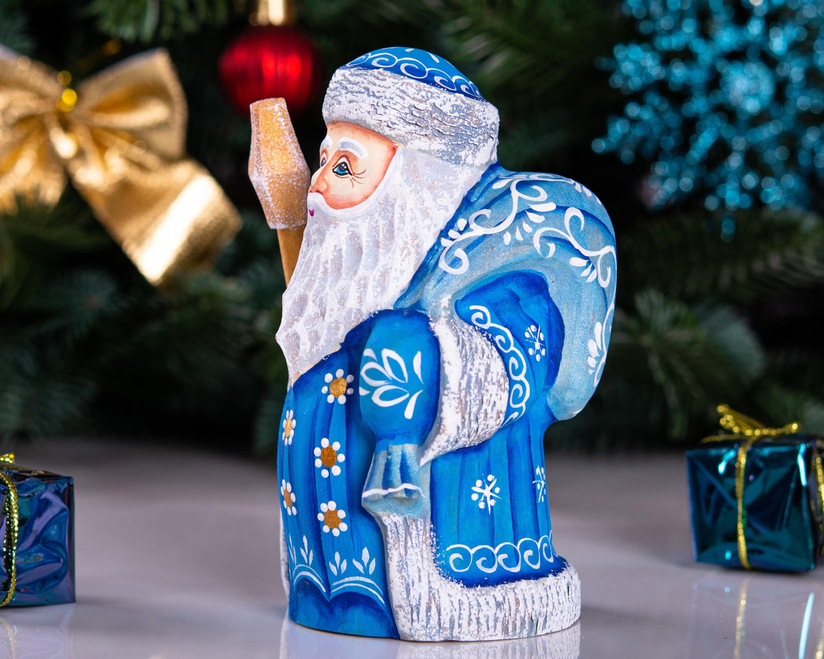 Hand Carved Wooden Santa Claus Figurine: Hand-Painted Christmas Decor