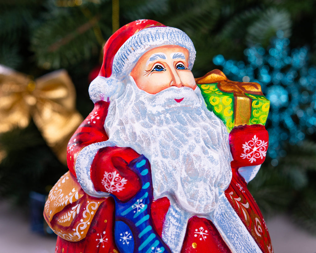 Old world Santa Claus figurine 7", handcraft wooden shelf decor