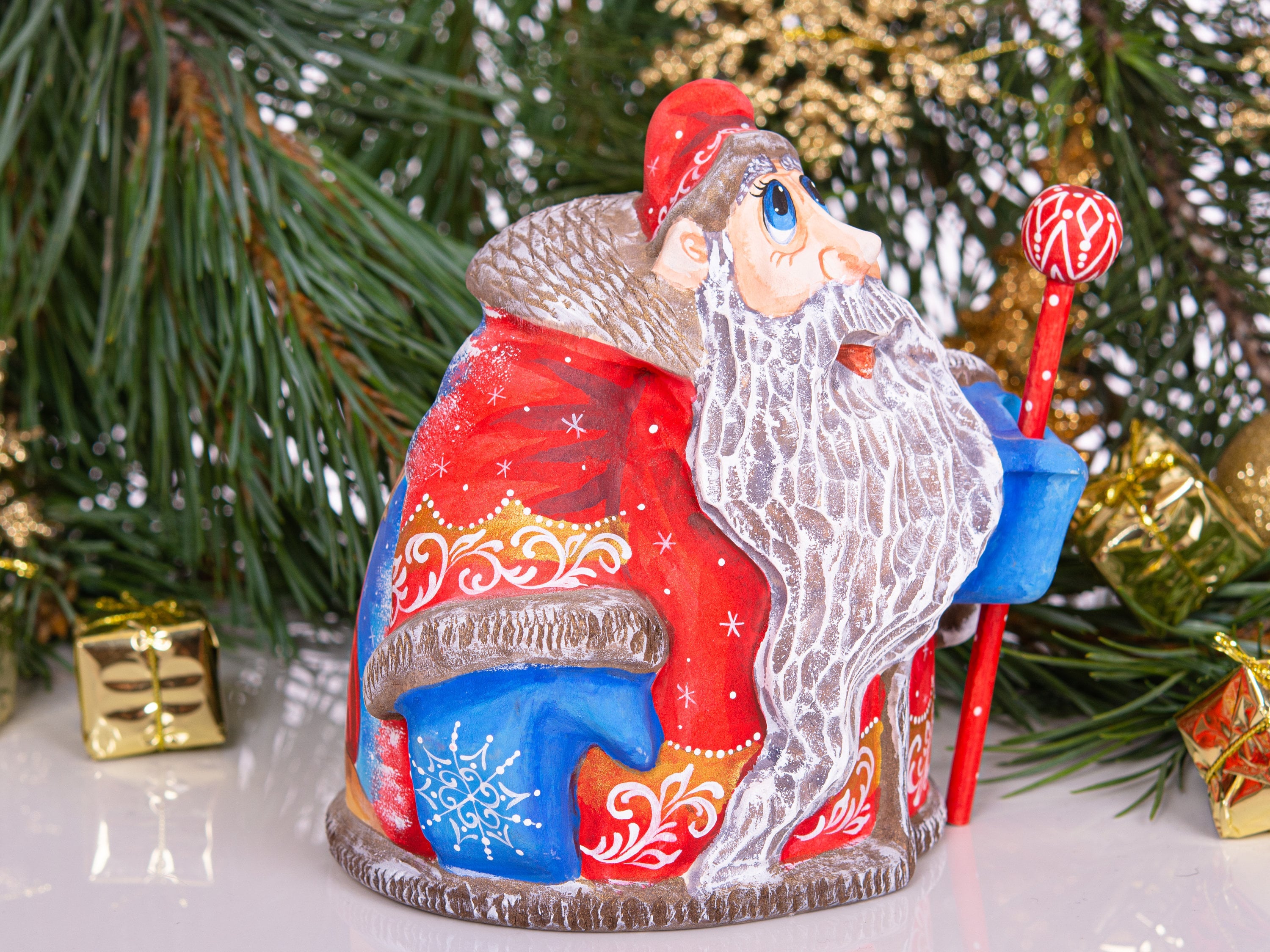Old World Santa solid wood figurine 6 inch, animal friends scene