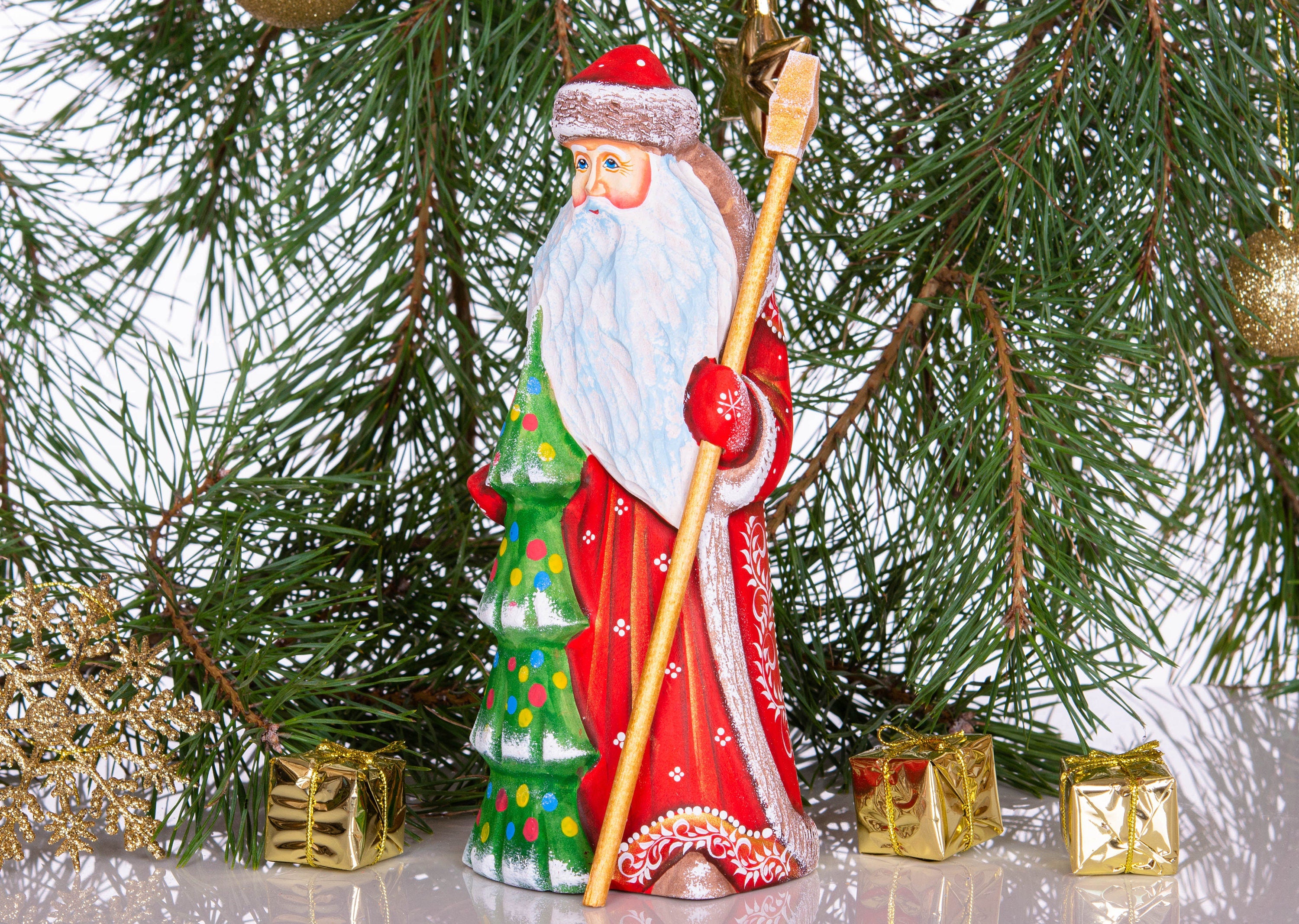 Hand Carved Santa Claus Figurine: Rustic Christmas Mantel Decor