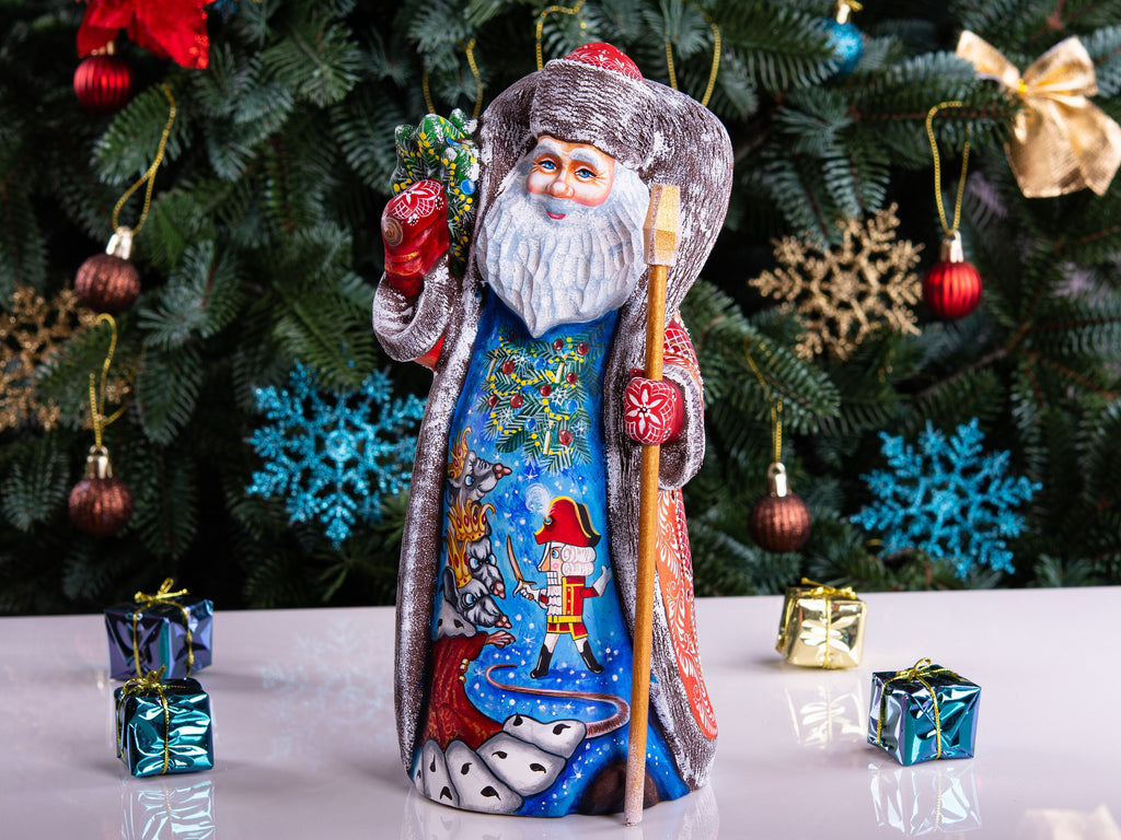Hand Carved Wooden Santa Claus Figurine: Retro Christmas Decor