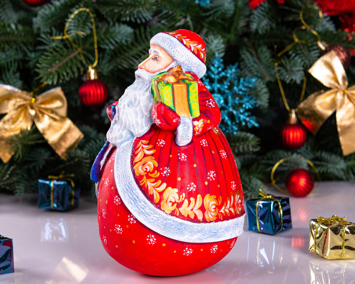 Old world Santa Claus figurine 7", handcraft wooden shelf decor