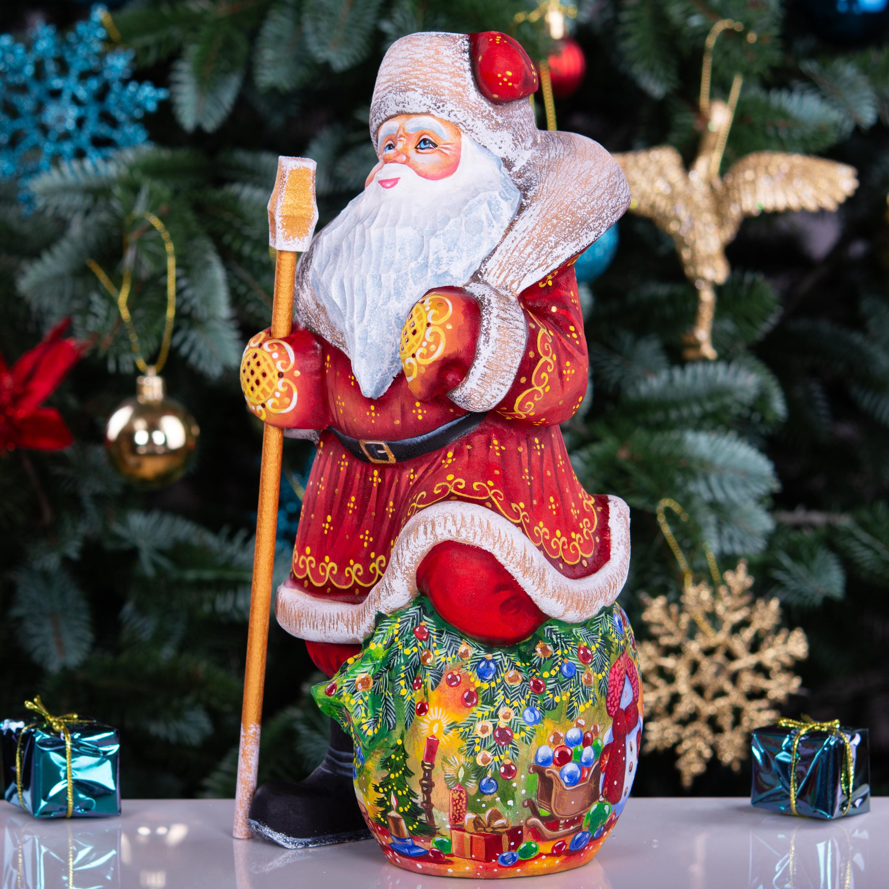 Hand-Carved Wooden Santa Claus Figurine: Christmas Home Decor