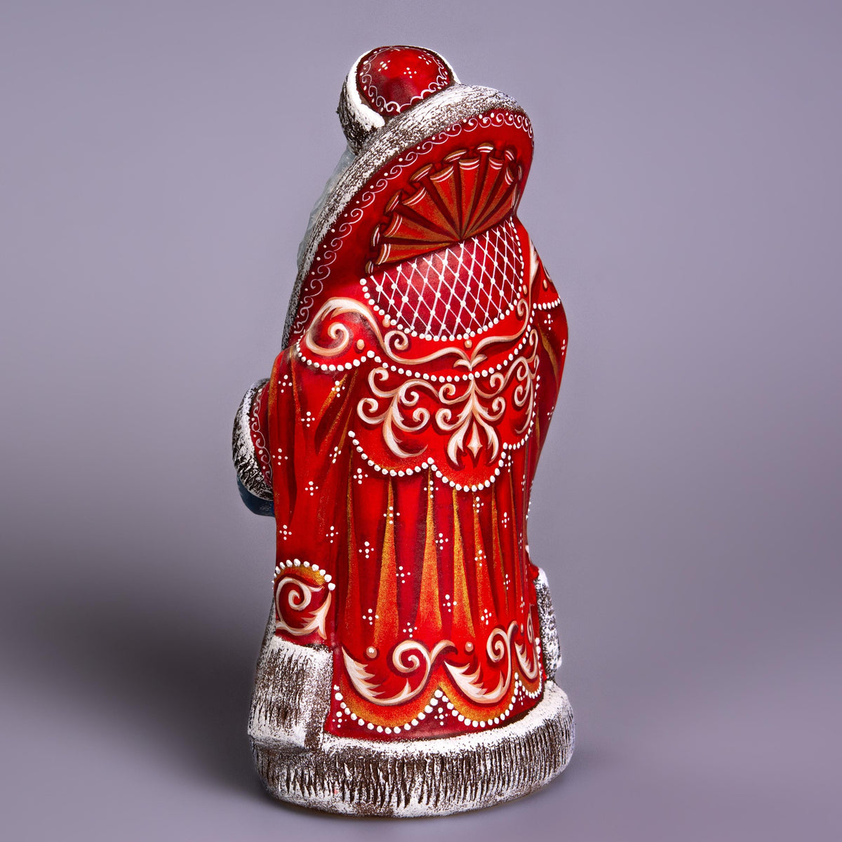 Hand-Carved Wooden Santa Claus Figurine: Holiday Home Decor