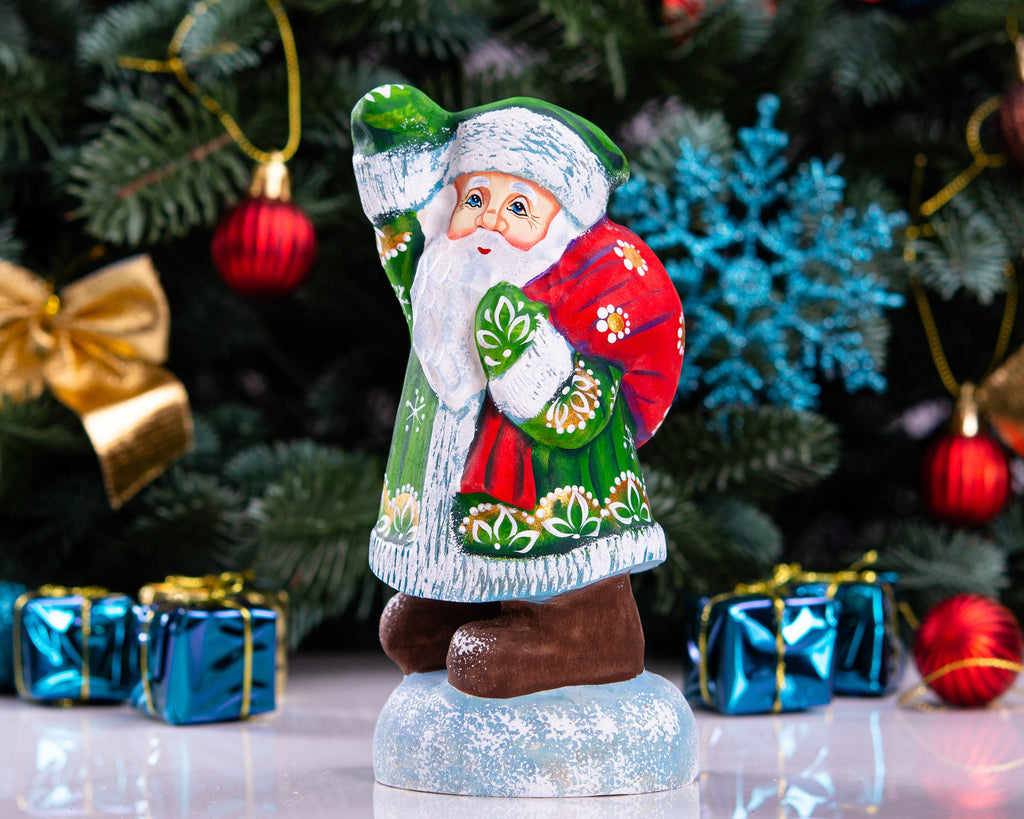 Father Christmas figurine 6.3 inch, green coat, shelf decor