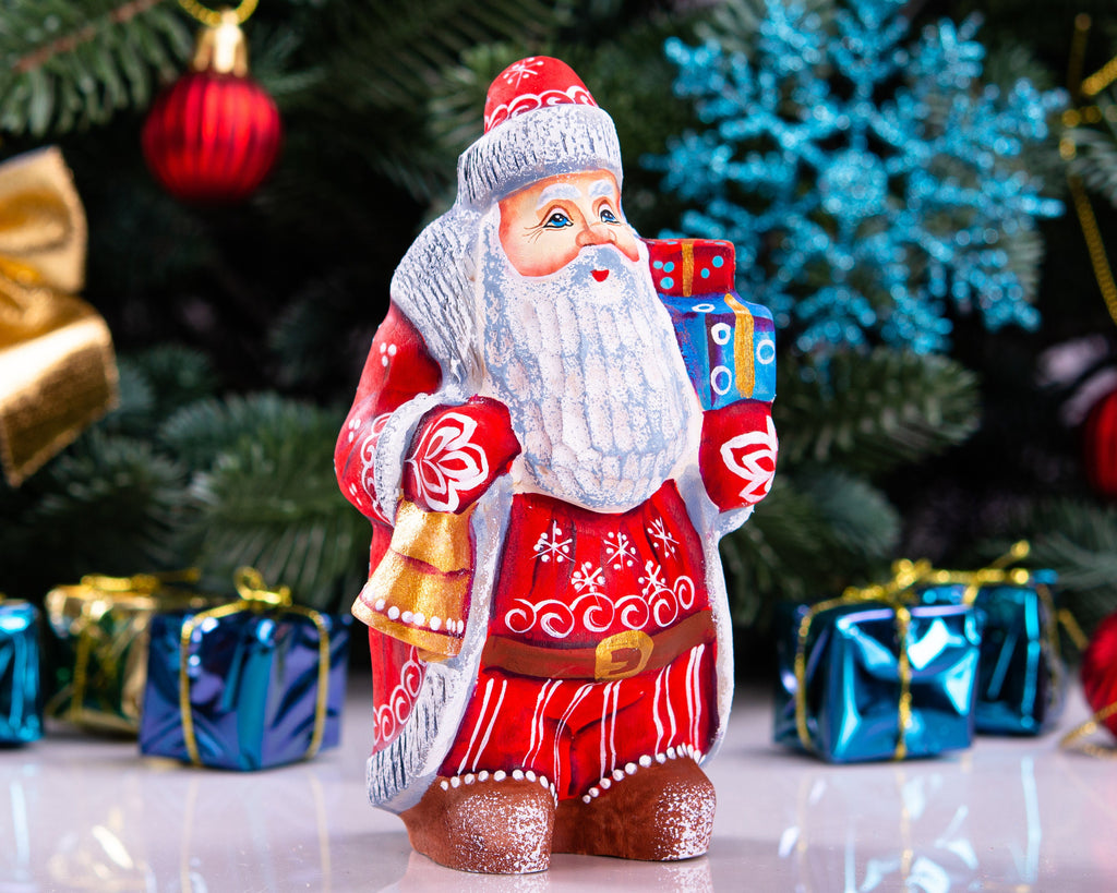 Hand Carved Wooden Santa Figurine: Eco-Friendly Christmas Decor