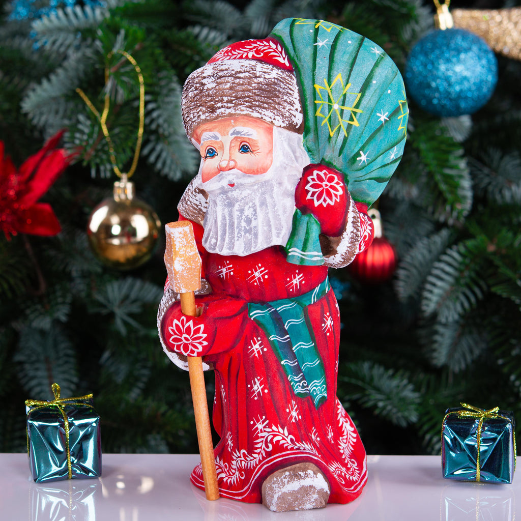 Hand-Carved Wooden Santa Claus Figurine: Holiday Home Decor