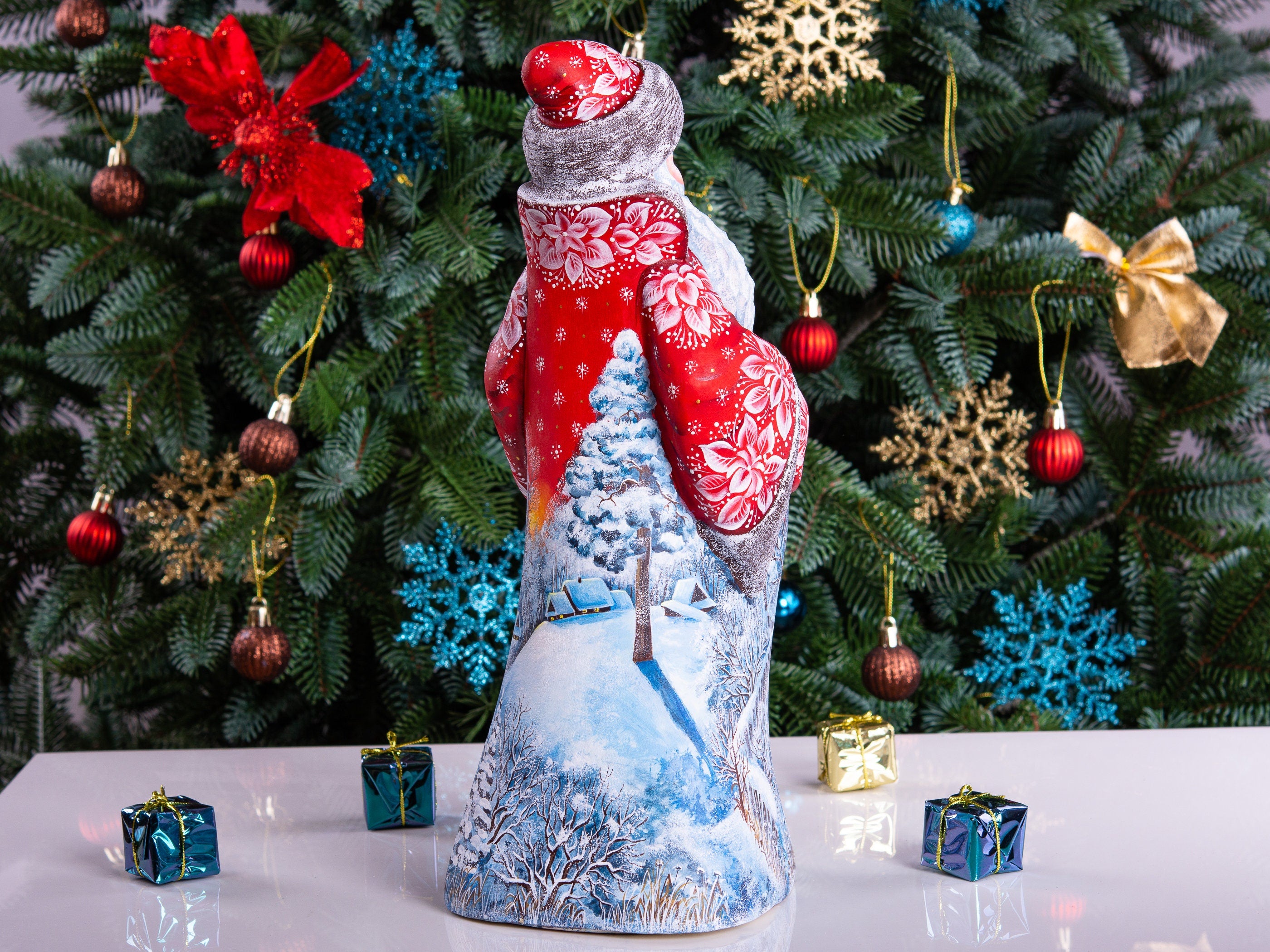 Hand Carved Wooden Santa Claus Figurine: Retro Christmas Decor (12.9")
