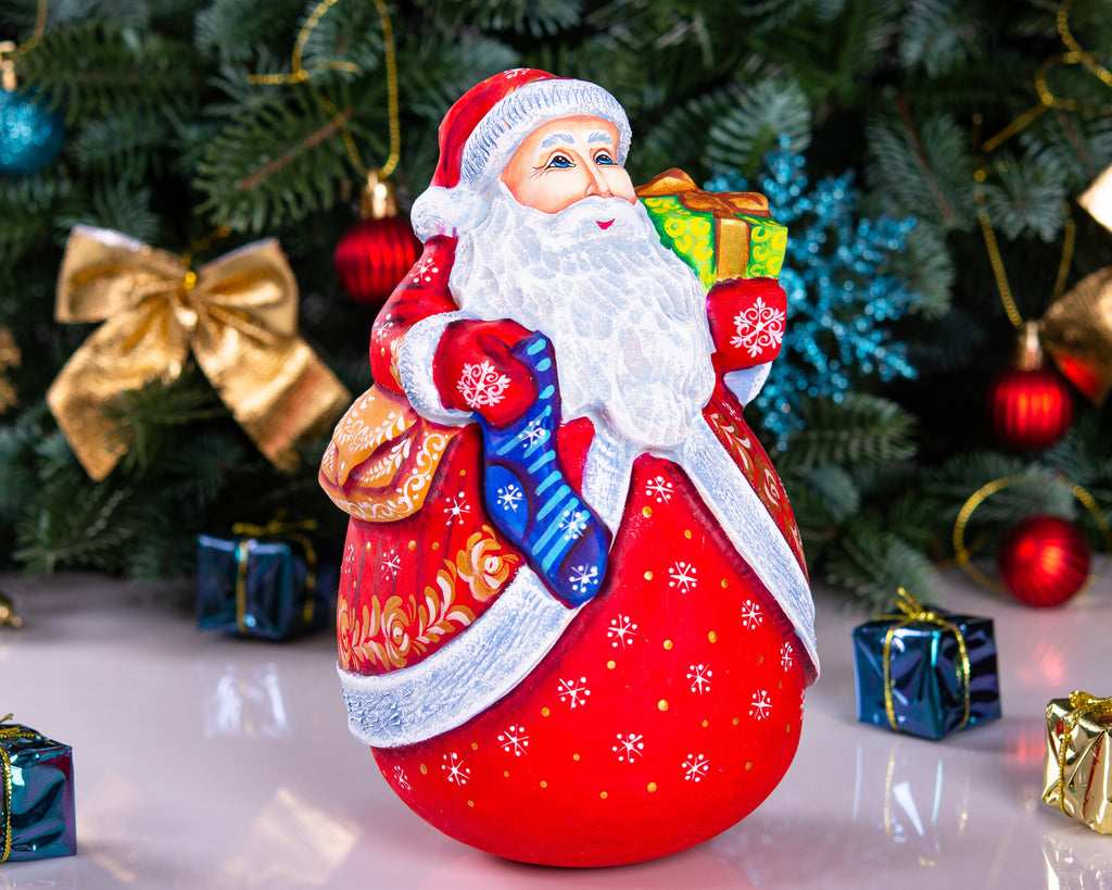Old world Santa Claus figurine 7", handcraft wooden shelf decor