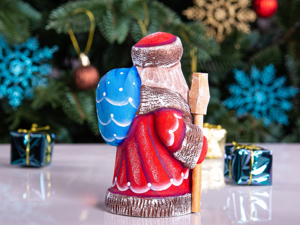 Solid wood Father Christmas figurine squirrel scene tabletop gift 5.1 inch