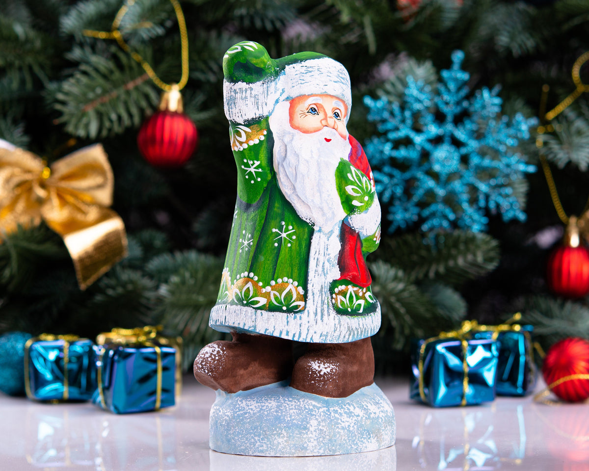 Father Christmas figurine 6.3 inch, green coat, shelf decor