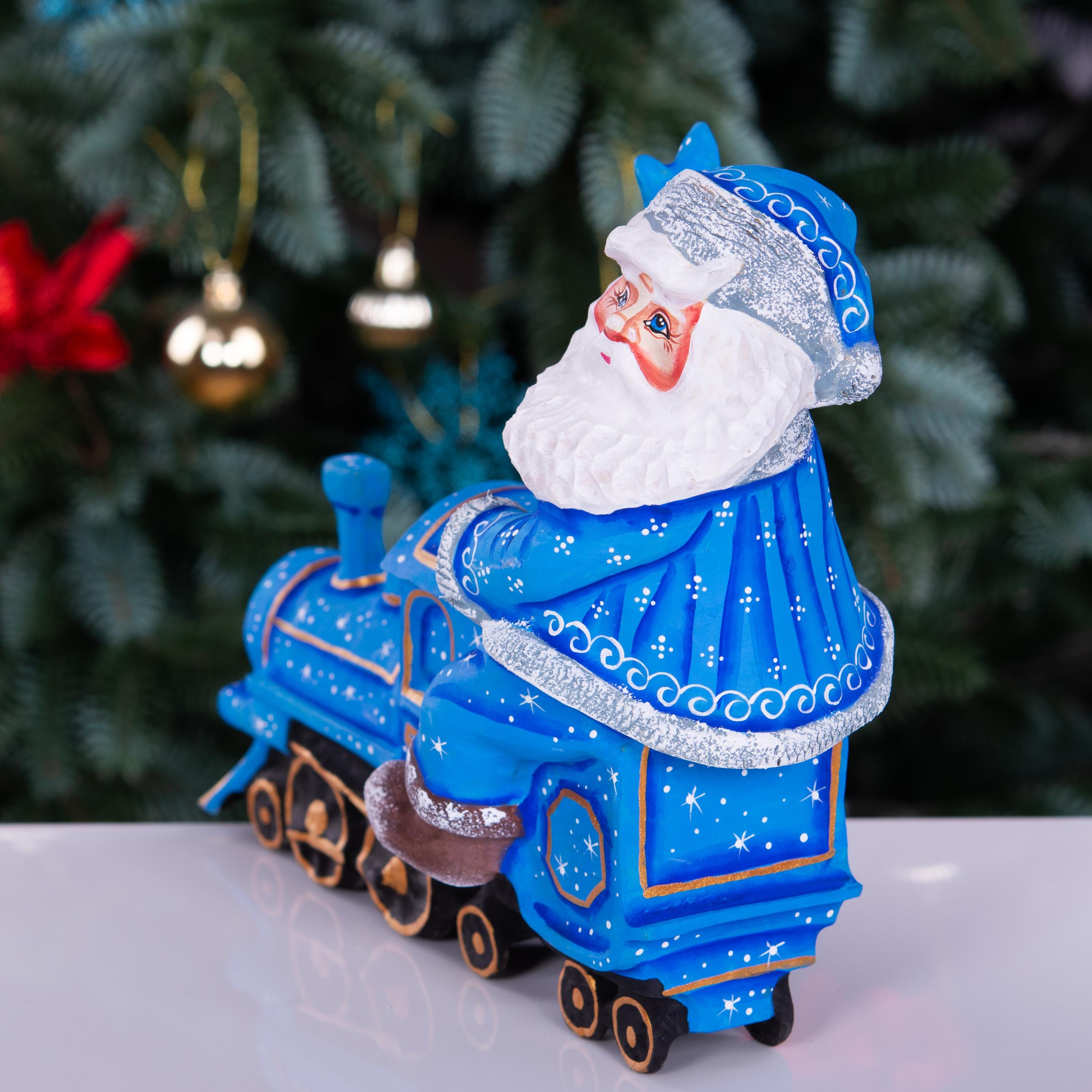 Hand-Carved Wooden Santa Claus Figurine: Christmas Train Decor