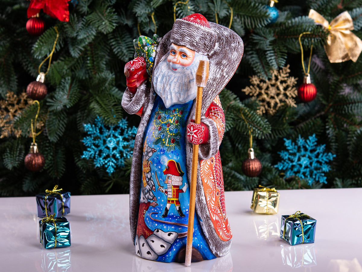 Hand Carved Wooden Santa Claus Figurine: Retro Christmas Decor