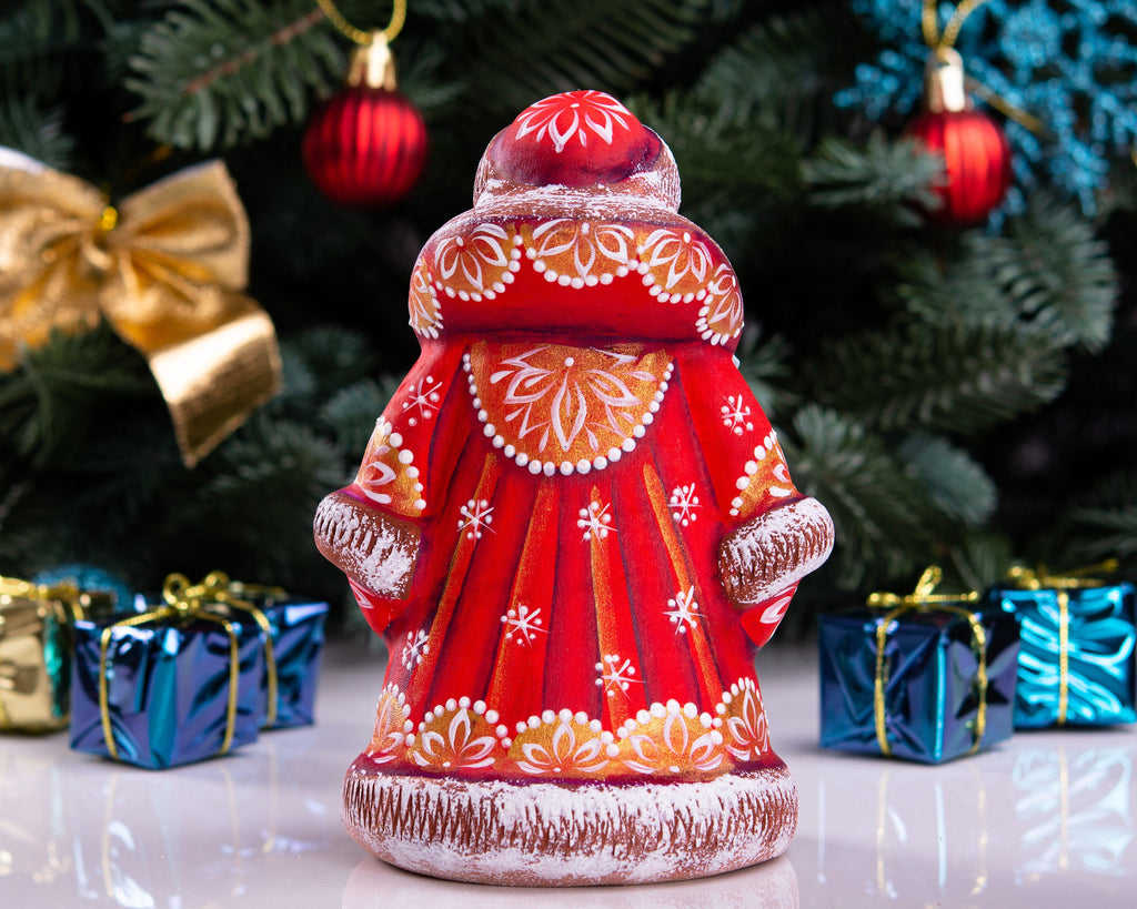 Hand carved wooden Santa figurine folk art mantel decor 6 inch