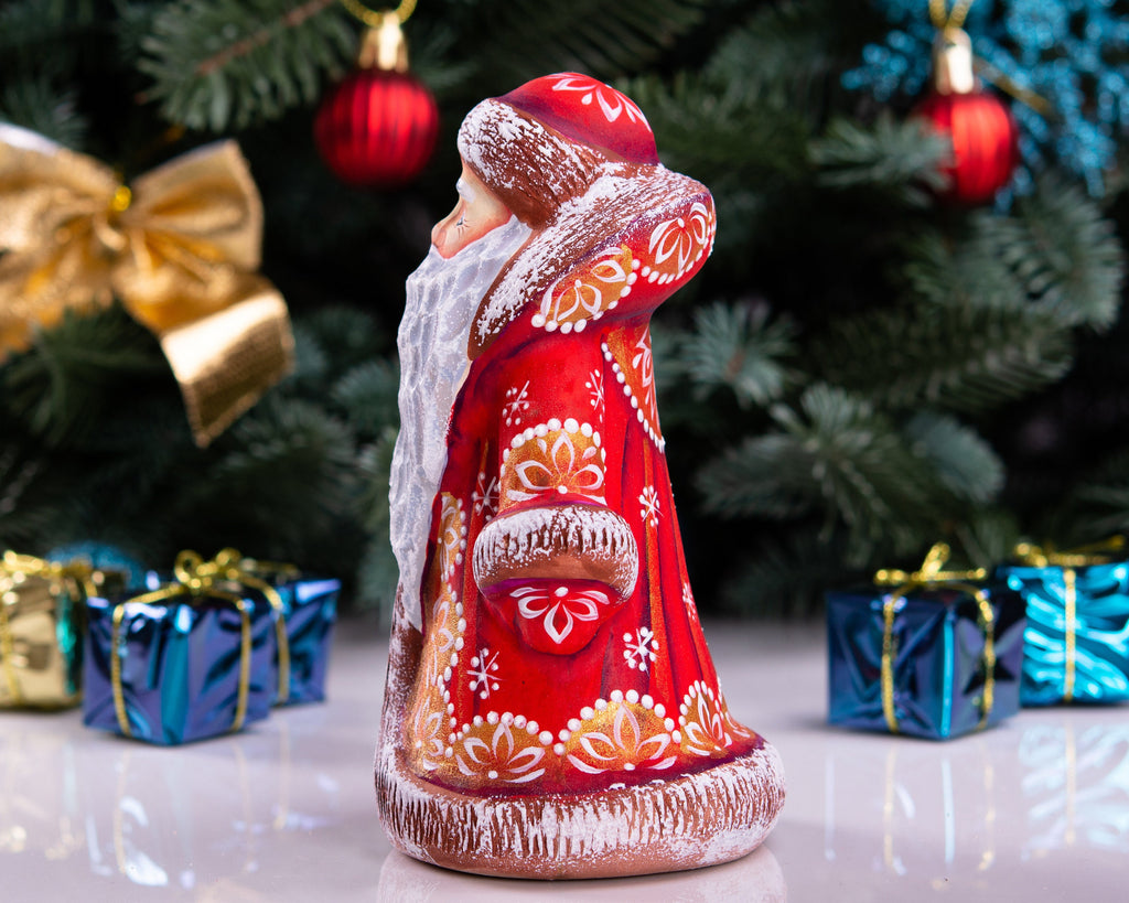 Hand carved wooden Santa figurine folk art mantel decor 6 inch