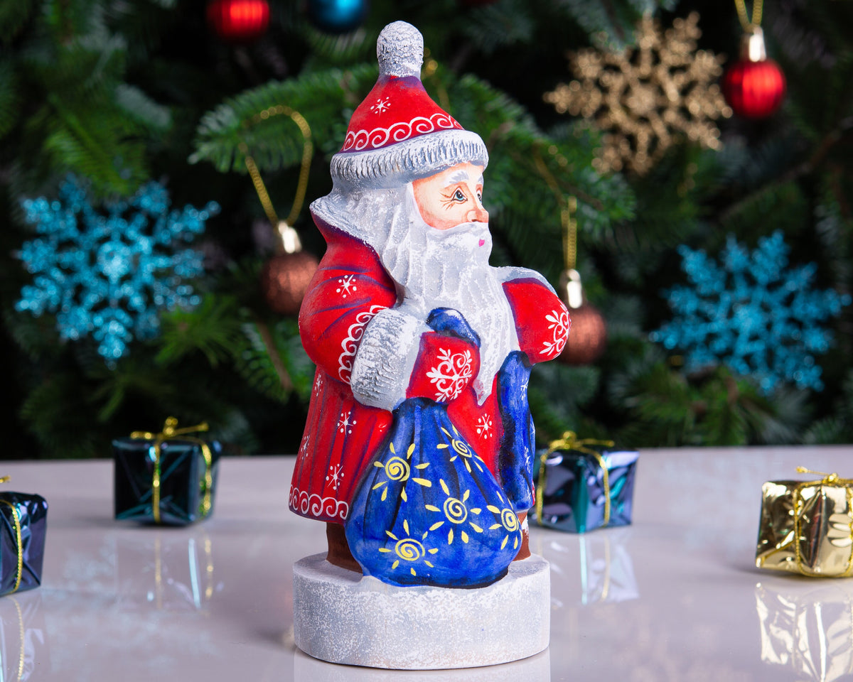 Hand‑carved Father Christmas 6.3" — gift sack and stocking
