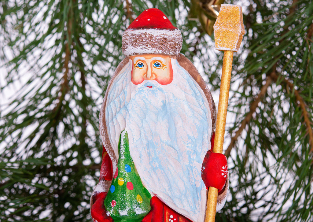 Hand Carved Santa Claus Figurine: Rustic Christmas Mantel Decor