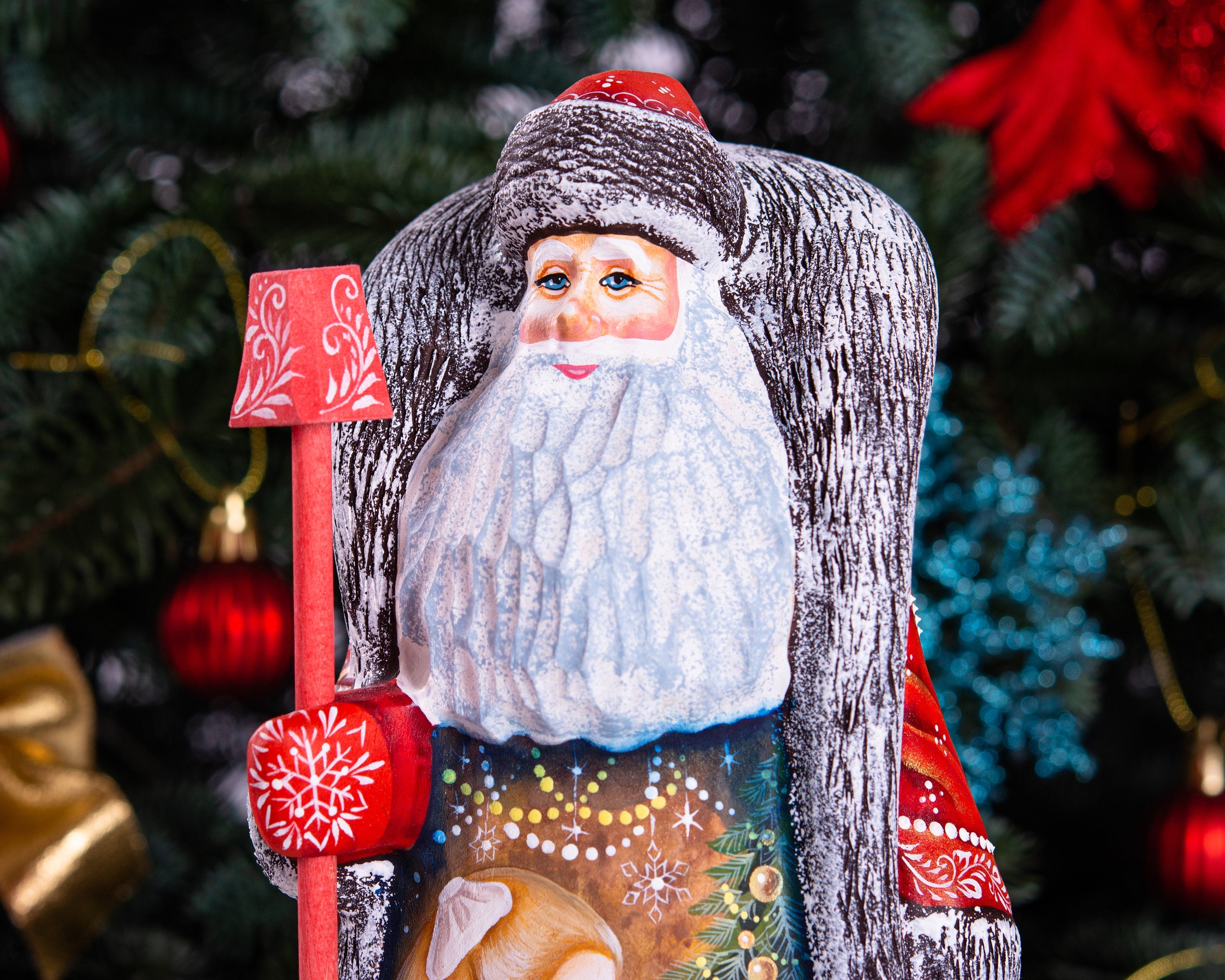 Old-World Santa wooden figurine 9.4 inch, Nutcracker Christmas scene, mantel display decor