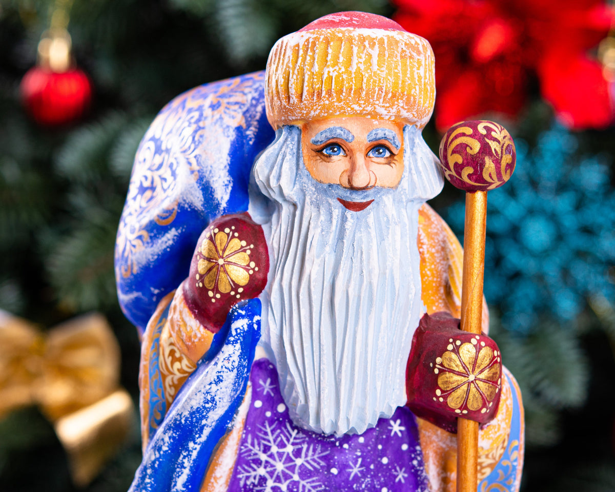 Hand Carved Wooden Santa Claus Figurine: Holiday Home Decor