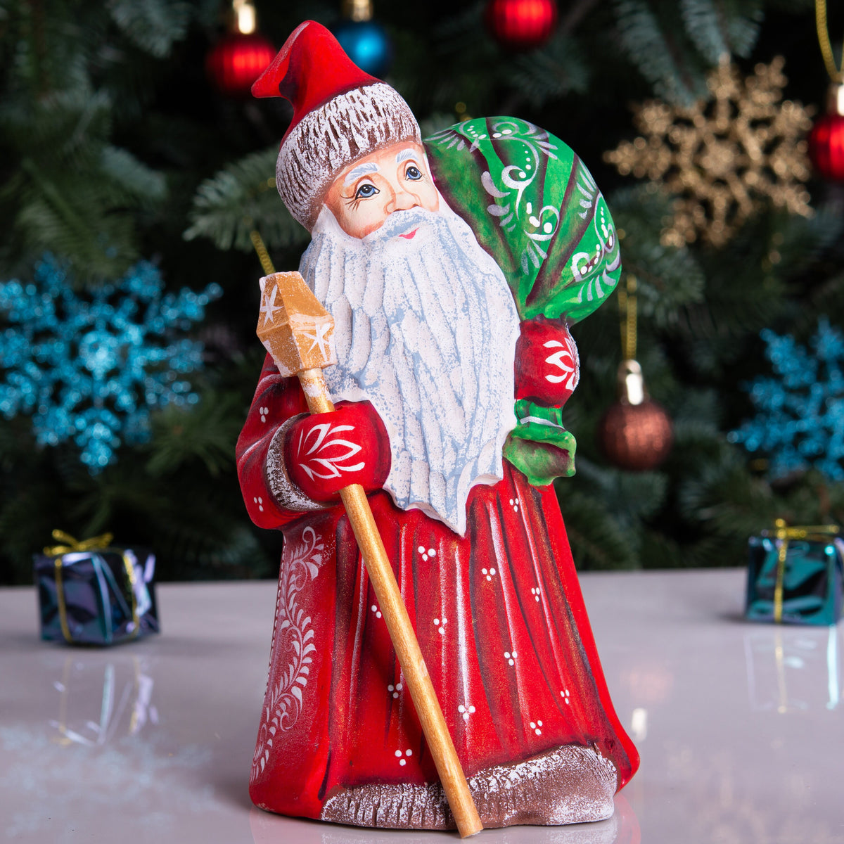 Hand-Carved Wooden Santa Claus Figurine: Retro Christmas Decor (8 inch)